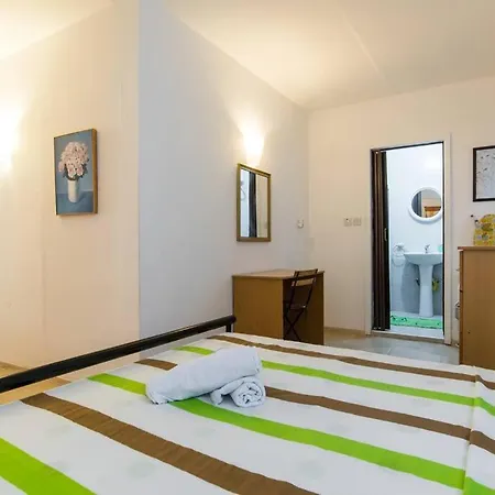 Spacious, Modern Apartment Near Beach Andclose To St. Julians Naxxar Exterior foto