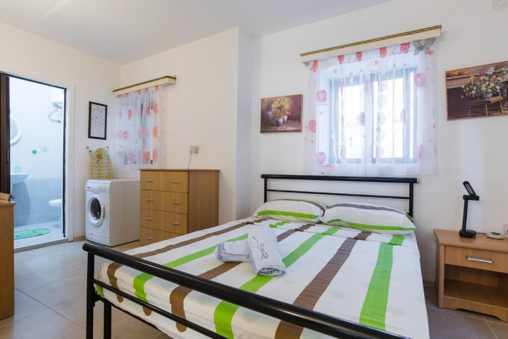 Spacious, Modern Near Andclose To St. Julians Apartment Naxxar